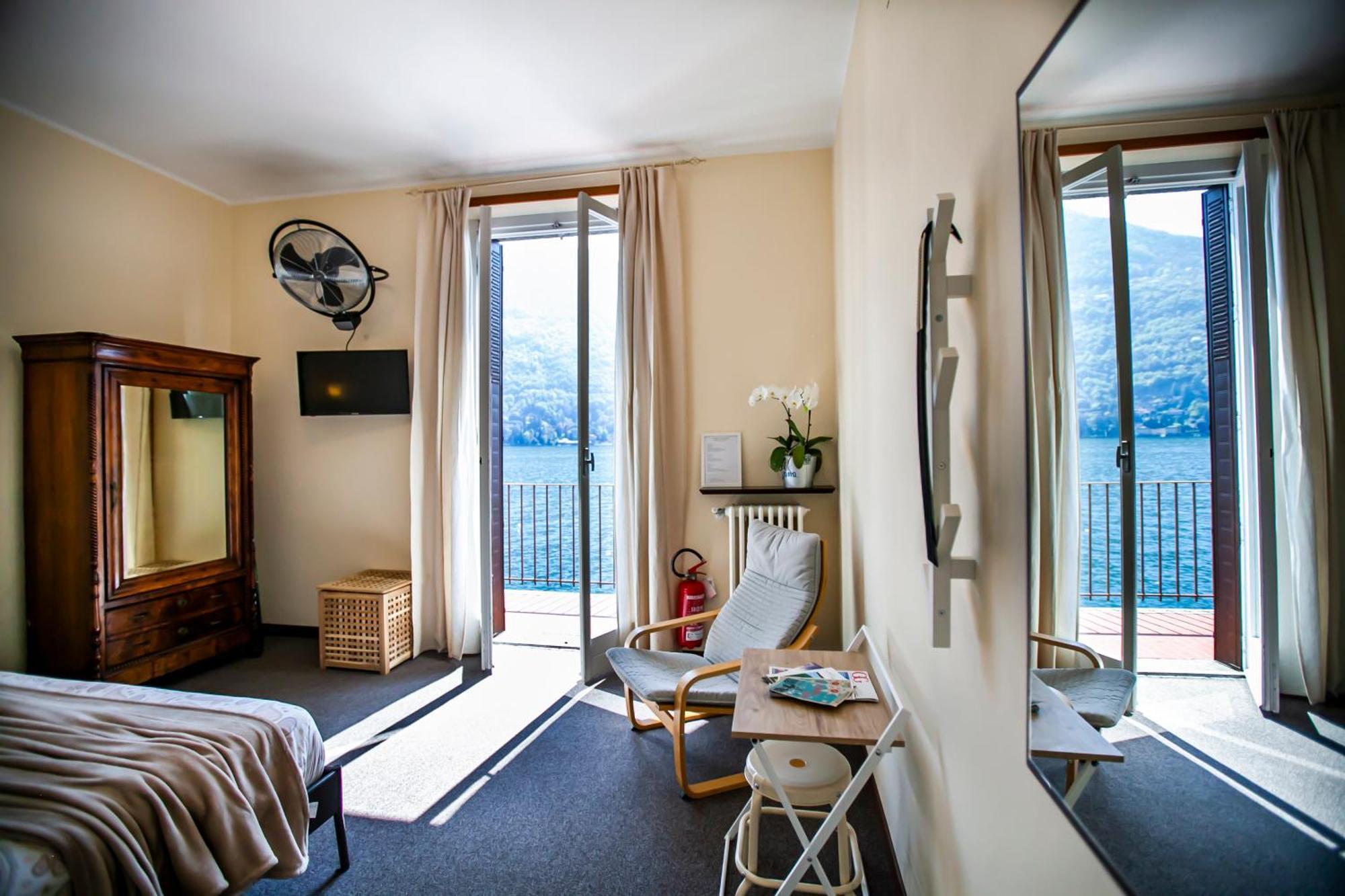 Hotel Darsena Di Riva Grande Moltrasio Exterior foto